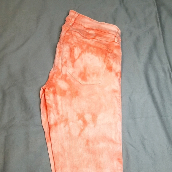 Pink acid wash Guess jeans - Picture 4 of 11